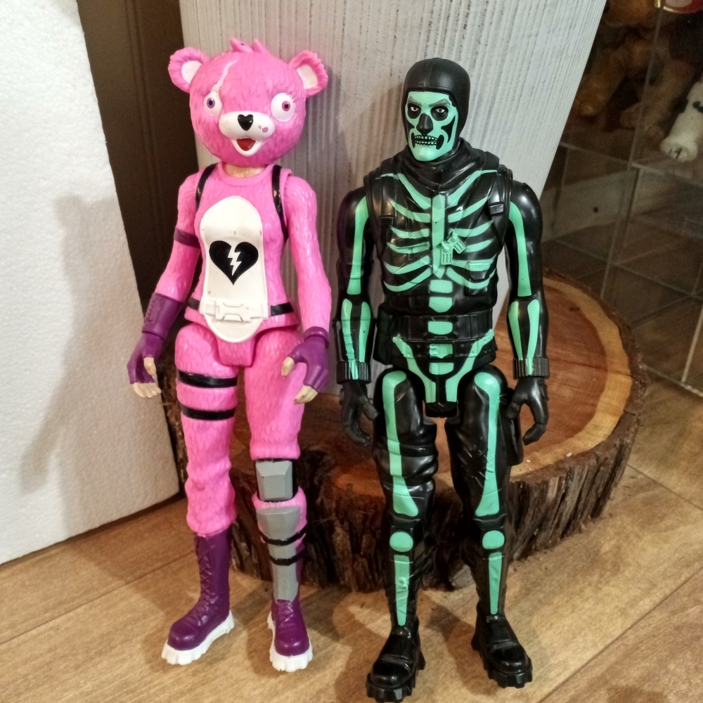 Fortnite Victory Series Cuddle Team Leader & Glow Skull Troop 12" Action Figure